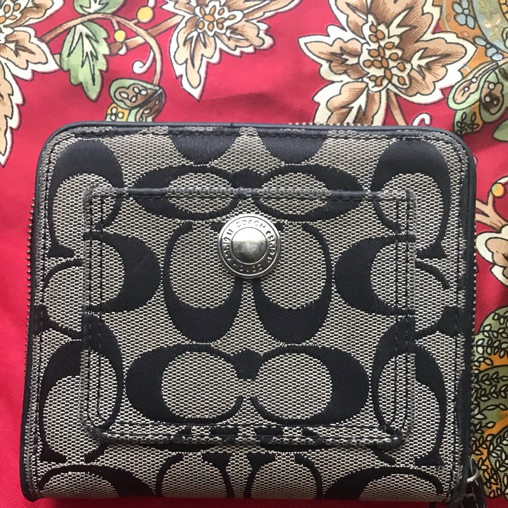 Vintage Coach Wallet - Picture 2 of 5